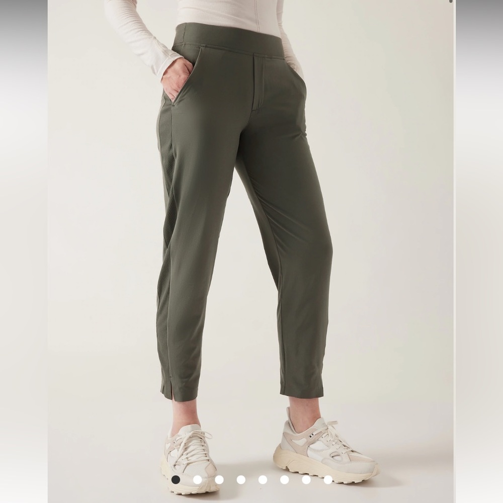 Athleta Brooklyn Ankle Pant Green size 6 EUC